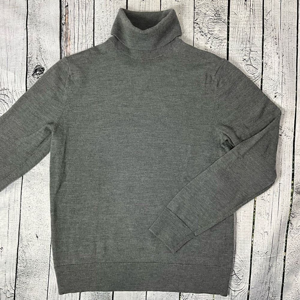 BANANA REPUBLIC Premium Luxe Italian Merino Wool Turtleneck Sweater